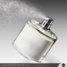 Cât timp pot fi folosite 30 ml de parfum puternic pentru pulverizarea regulată?