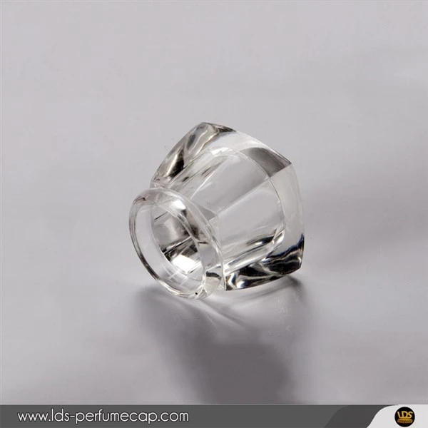 Capac de parfum de flori